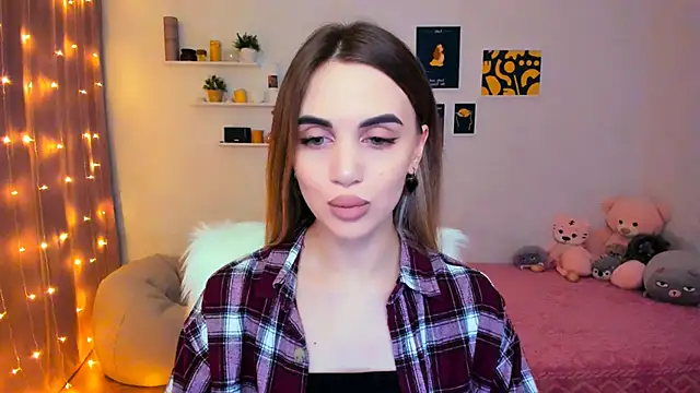 aPieceOfJoy online show from February 7, 9:15 pm