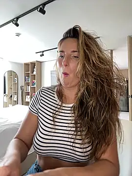 Thescorpionfr online show from February 17, 4:13 pm