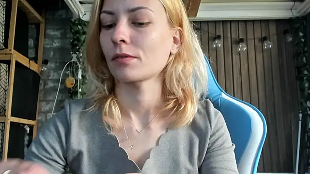 karo123421 online show from September 30, 10:53 am