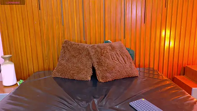 SilvanaCapelli online show from November 12, 8:30 pm