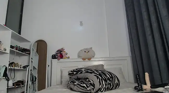 Snapshot of peeky_pinky chatting on February 5, 6:02 am peeky pinky online show from February 5, 6:02 am