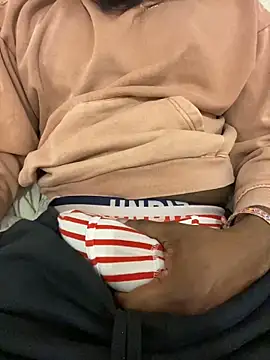 Snapshot of calystorme chatting on February 18, 4:15 am calystorme online show from February 18, 4:15 am