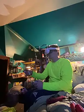 charactrzero online show from October 17, 12:58 am