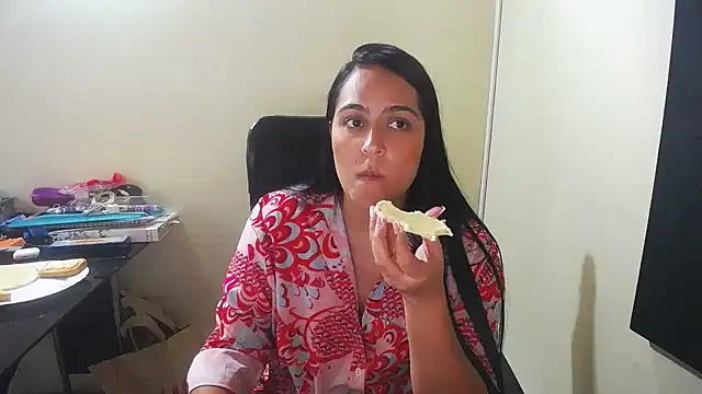 kendall 52 online show from January 8, 1:52 pm