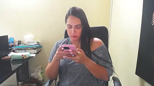 Snapshot of kendall_52 chatting on February 16, 4:47 pm kendall 52 online show from February 16, 4:47 pm
