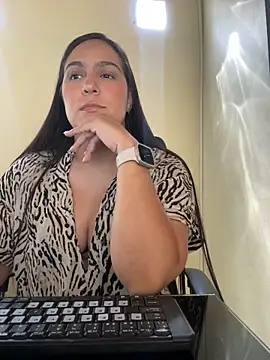 Snapshot of kendall_52 chatting on March 20, 3:28 pm kendall 52 online show from March 20, 3:28 pm