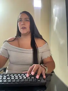 Snapshot of kendall_52 chatting on April 15, 2:57 pm kendall 52 online show from April 15, 2:57 pm