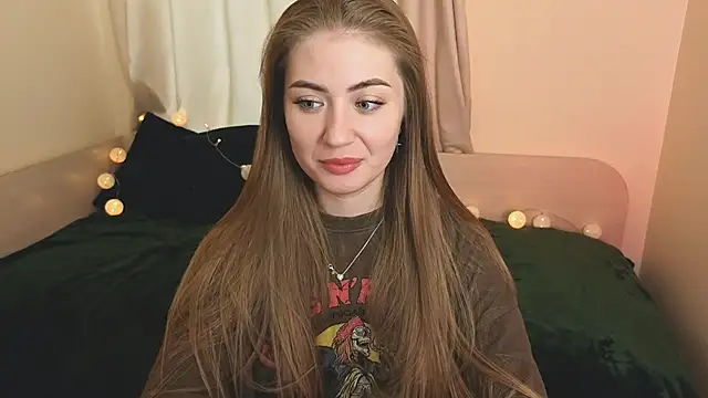 Adelyna Bird online show from December 1, 8:30 am