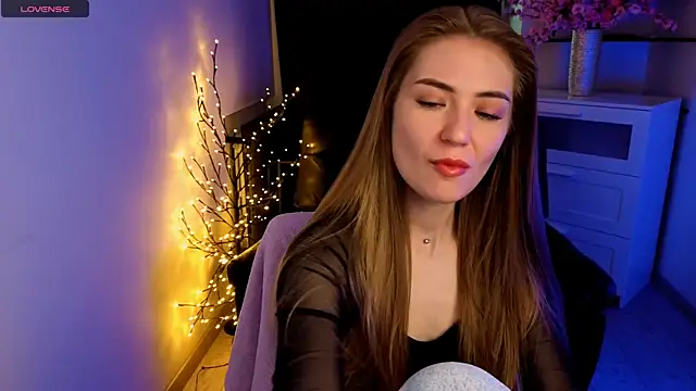 Adelyna Bird online show from May 8, 6:41 am