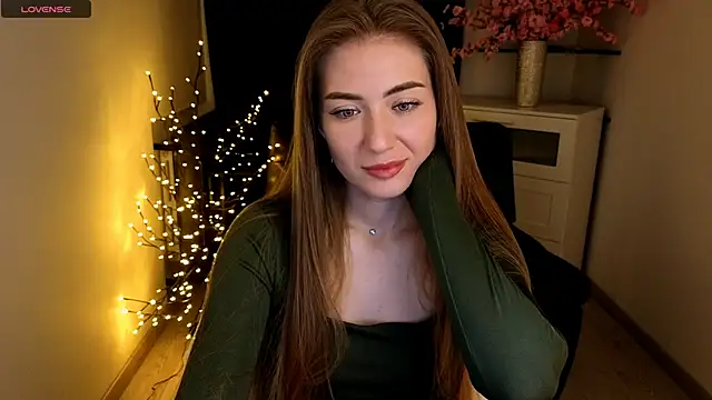 Adelyna Bird online show from May 14, 6:53 am