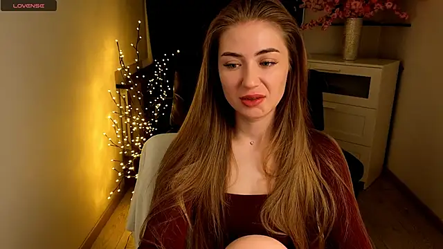 Adelyna Bird online show from May 15, 6:53 am