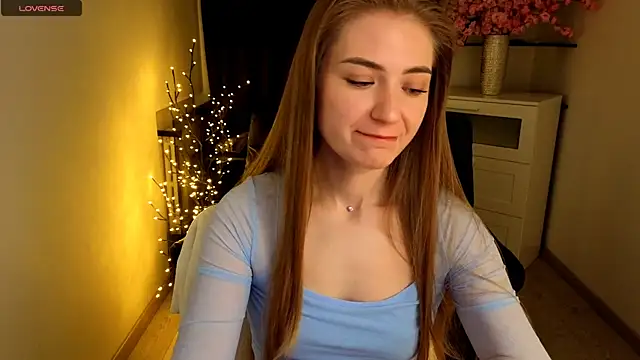 Adelyna Bird online show from May 18, 7:03 am