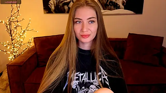 Snapshot of Adelyna_Bird chatting on July 2, 7:03 am Adelyna Bird online show from July 2, 7:03 am