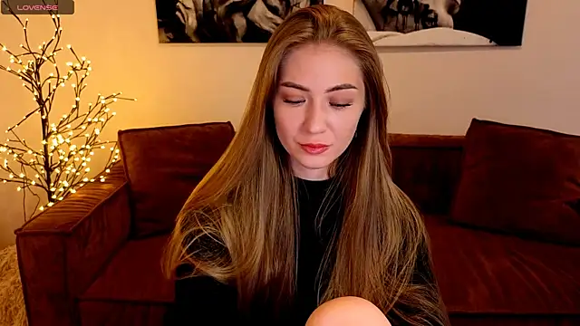 Snapshot of Adelyna_Bird chatting on July 5, 7:26 am Adelyna Bird online show from July 5, 7:26 am