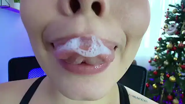 lisbet21x online show from January 14, 7:00 pm