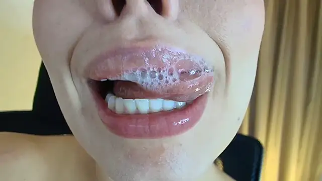 lisbet21x online show from May 7, 10:04 pm