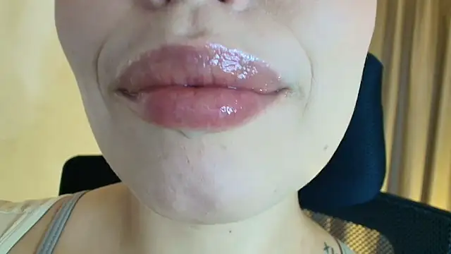 lisbet21x online show from May 22, 9:53 pm