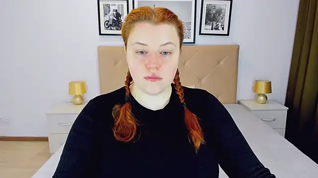 PolinaSalvatore online show from December 4, 7:39 am