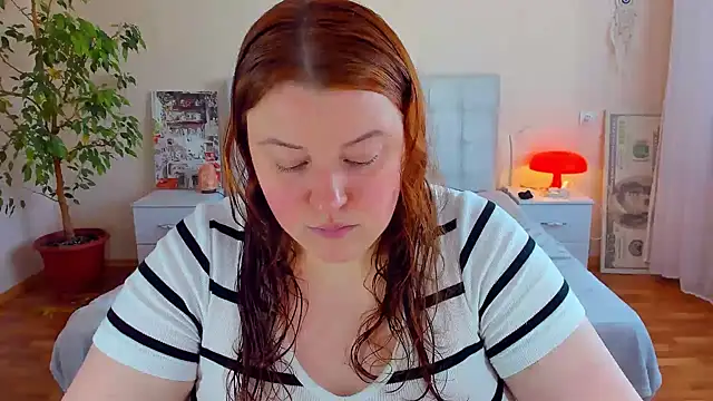 PolinaSalvatore online show from May 6, 11:48 am