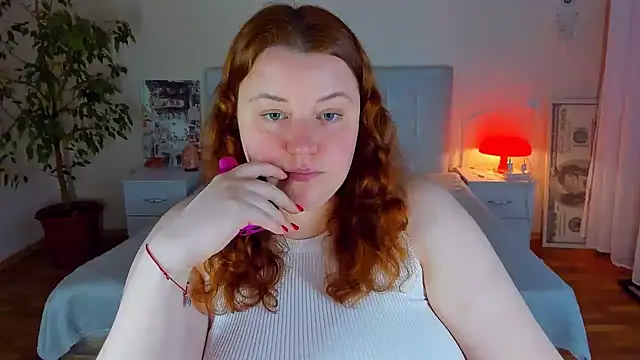 PolinaSalvatore online show from May 11, 4:04 pm