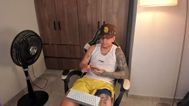 Jake simons online show from June 20, 4:37 am