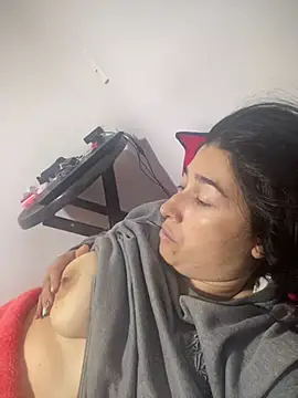 Snapshot of andreaisis2 chatting on December 7, 5:42 pm andreaisis2 online show from December 7, 5:42 pm