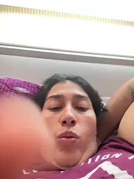 Snapshot of andreaisis2 chatting on December 13, 8:47 pm andreaisis2 online show from December 13, 8:47 pm