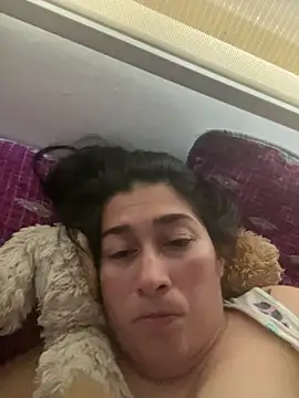 Snapshot of andreaisis2 chatting on February 16, 6:43 pm andreaisis2 online show from February 16, 6:43 pm