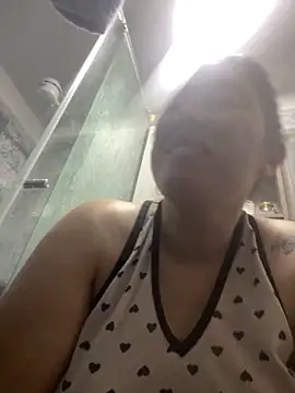 Snapshot of andreaisis2 chatting on March 17, 4:43 pm andreaisis2 online show from March 17, 4:43 pm