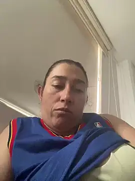 Snapshot of andreaisis2 chatting on March 17, 9:34 pm andreaisis2 online show from March 17, 9:34 pm