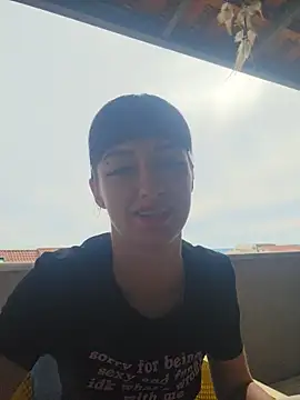 Snapshot of U_prolazu chatting on April 19, 1:32 pm U prolazu online show from April 19, 1:32 pm