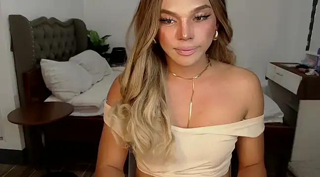 Snapshot of liaa_lurrecams chatting on December 12, 2:11 pm liaa lurrecams online show from December 12, 2:11 pm