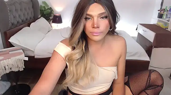 Snapshot of liaa_lurrecams chatting on February 23, 6:45 pm liaa lurrecams online show from February 23, 6:45 pm