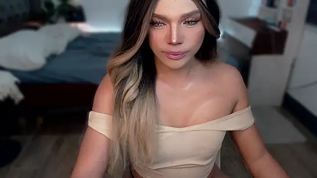 liaa lurrecams online show from November 19, 10:15 am