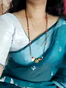 Snapshot of Indian_desi_wife chatting on December 28, 2:54 am Indian desi wife online show from December 28, 2:54 am