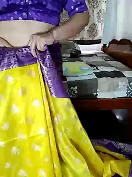 Snapshot of Indian_desi_wife chatting on January 24, 2:18 am Indian desi wife online show from January 24, 2:18 am
