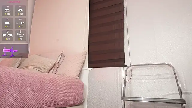 Snapshot of Alexxandra_12 chatting on February 23, 9:06 am Alexxandra 12 online show from February 23, 9:06 am