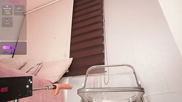 Snapshot of Alexxandra_12 chatting on March 24, 10:09 am Alexxandra 12 online show from March 24, 10:09 am