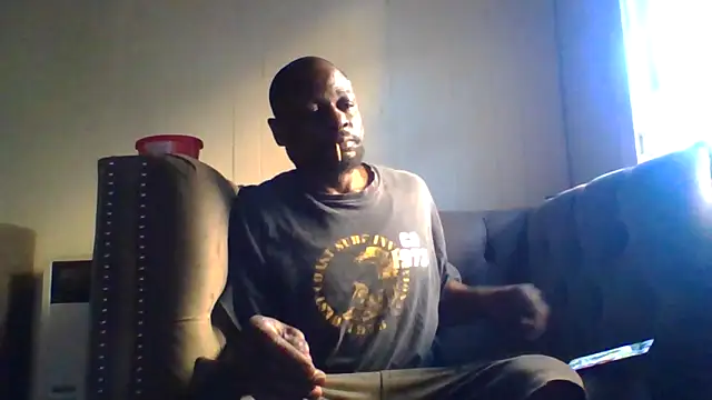 Snapshot of Daddy_hook chatting on April 2, 1:36 am Daddy hook online show from April 2, 1:36 am