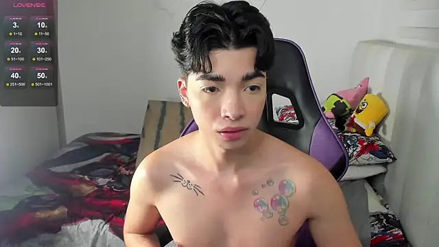 Snapshot of santy7v7 chatting on February 19, 12:55 pm santy7v7 online show from February 19, 12:55 pm