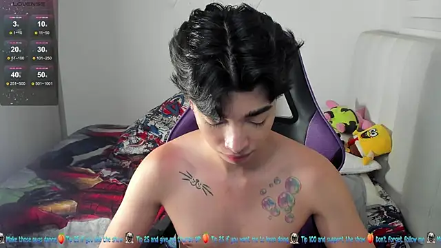 Snapshot of santy7v7 chatting on February 20, 4:14 pm santy7v7 online show from February 20, 4:14 pm