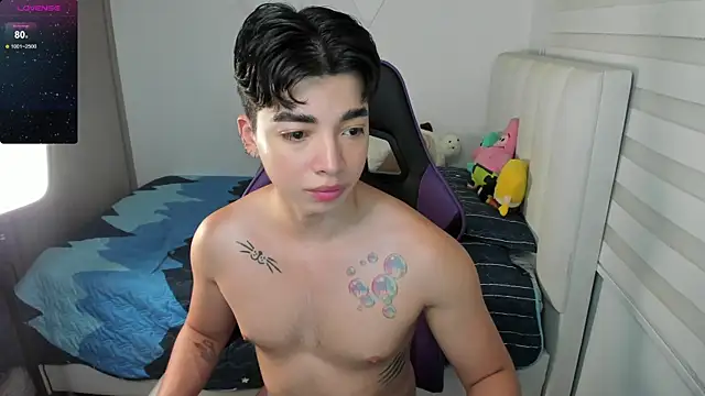 Snapshot of santy7v7 chatting on October 7, 1:19 pm santy7v7 online show from October 7, 1:19 pm