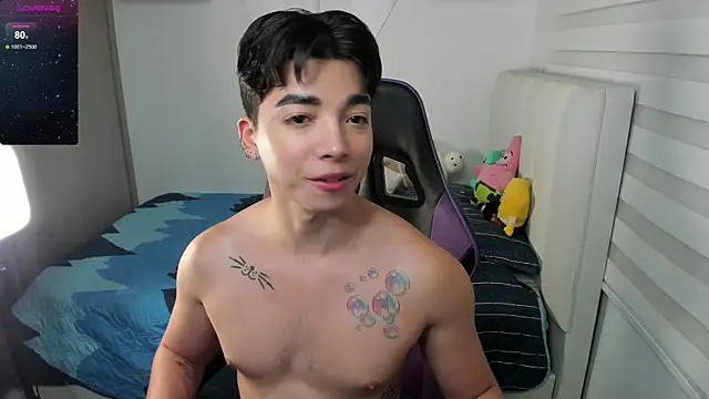 Snapshot of santy7v7 chatting on October 9, 1:20 pm santy7v7 online show from October 9, 1:20 pm