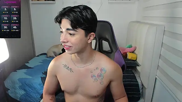 Snapshot of santy7v7 chatting on October 18, 1:12 pm santy7v7 online show from October 18, 1:12 pm