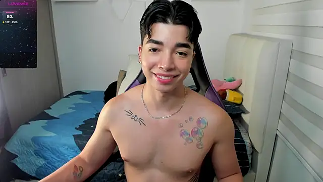 Snapshot of santy7v7 chatting on October 22, 1:22 pm santy7v7 online show from October 22, 1:22 pm