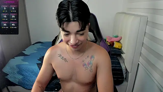 Snapshot of santy7v7 chatting on October 24, 1:29 pm santy7v7 online show from October 24, 1:29 pm