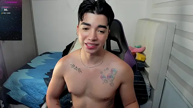 Snapshot of santy7v7 chatting on October 25, 1:18 pm santy7v7 online show from October 25, 1:18 pm