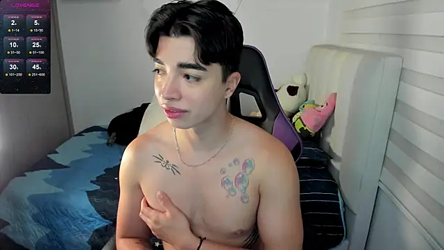 Snapshot of santy7v7 chatting on November 1, 1:13 pm santy7v7 online show from November 1, 1:13 pm