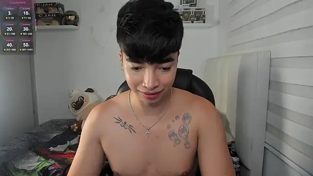 santy7v7 online show from February 22, 1:42 pm