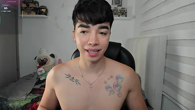 santy7v7 online show from April 2, 1:31 pm